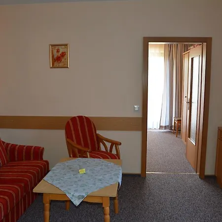 Kurpension Gundula Affittacamere 3*